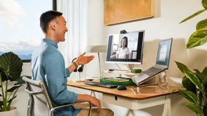 LOGITECH BRIO 100 1080p Dahili Mikrofonlu Webcam Pembe 960-001623