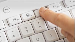 LOGITECH K650 Kablosuz Q Trk Beyaz Klavye (920-010973)