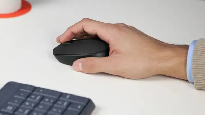 LOGITECH B170 Kablosuz Siyah Mouse (910-004798)