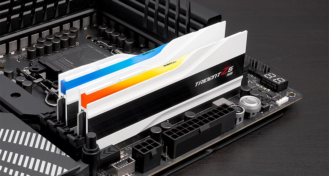 GSKILL 32GB (2X 16GB) DDR5 6000MHZ CL36 DUAL KIT RGB PC RAM TRIDENT Z5 F5-6000J3636F16GX2-TZ5RW BEYAZ