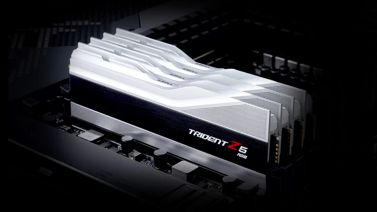 GSKILL 32GB (2X 16GB) DDR5 6000MHZ CL36 DUAL KIT RGB PC RAM TRIDENT Z5 F5-6000J3636F16GX2-TZ5RW BEYAZ