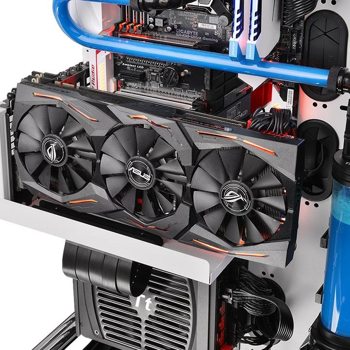 THERMALTAKE AC-045-CN1OTN-C1 PCI-e 3.0 X16 300mm Riser Kablo ikinci görünüm